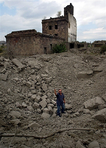 Bomb crater in Gori, 10 miles south of Zhinvali, Georgia 